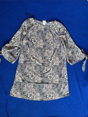 H&M Navy and Cream Floral Tie-Sleeve Tunic